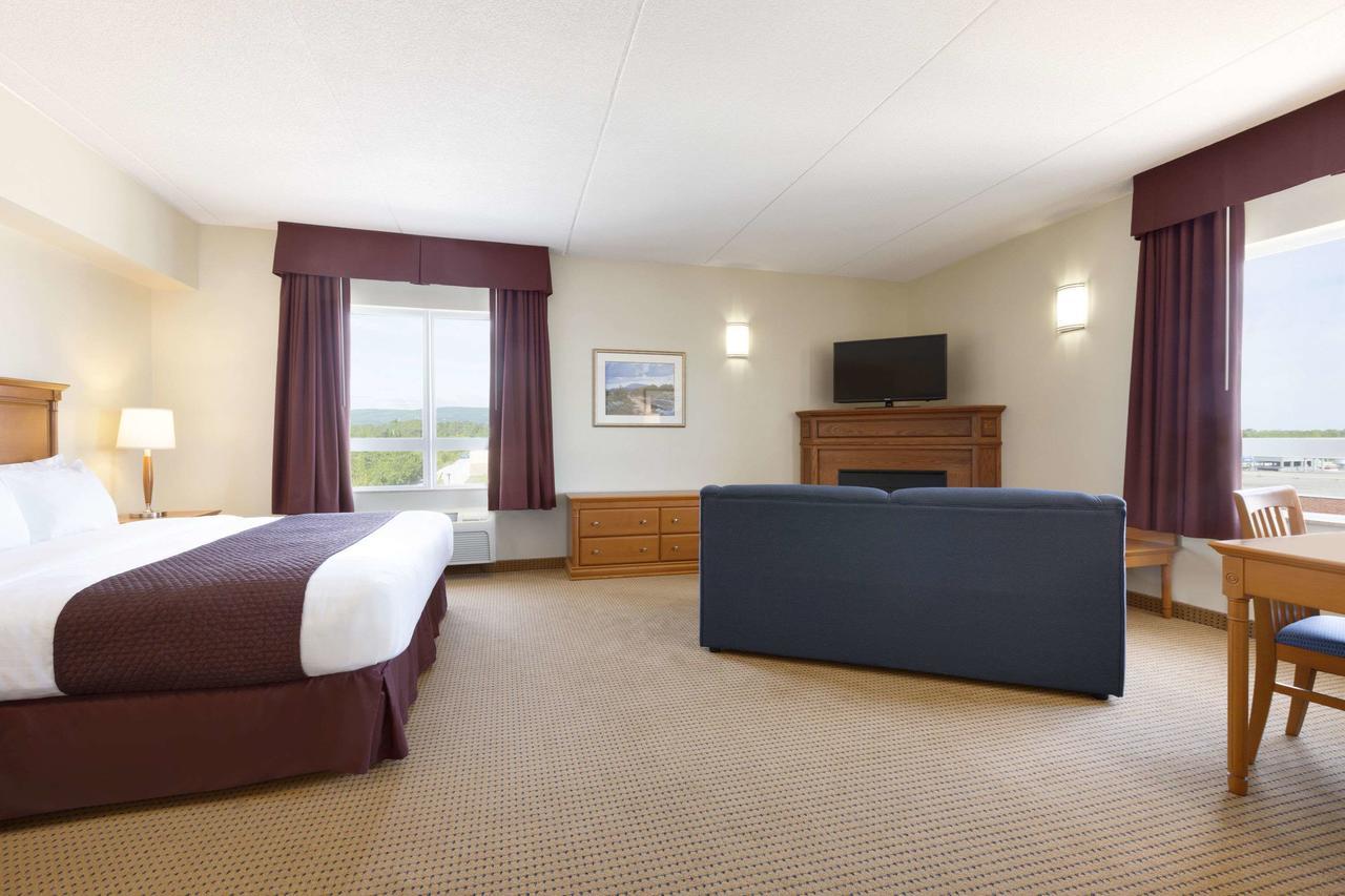 Days Inn & Suites By Wyndham Коллингвуд Экстерьер фото